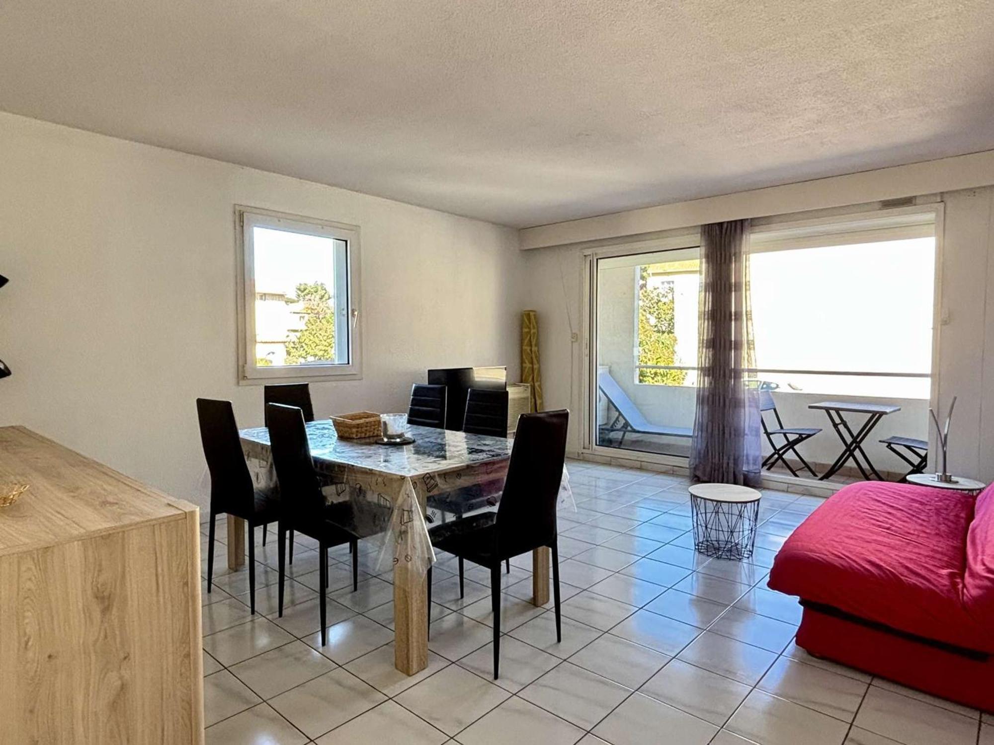 En Centre-ville Avec Balcon, Garage Et Animaux Admis - - Fr-1-225-705 *